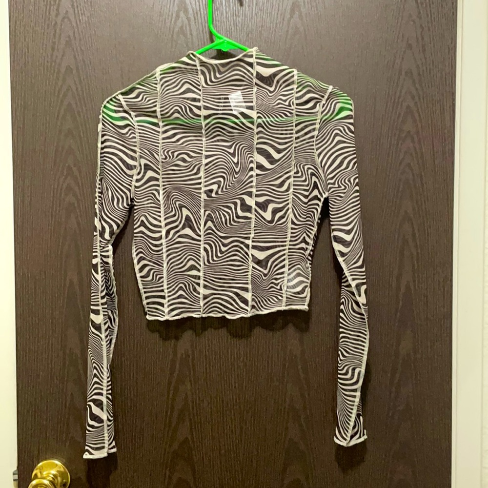 Women’s H&M mesh marble long sleeve shirt